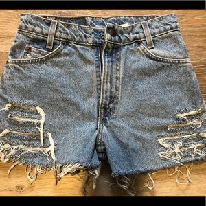 vintage orange tab Levi’s 550 distressed shorts